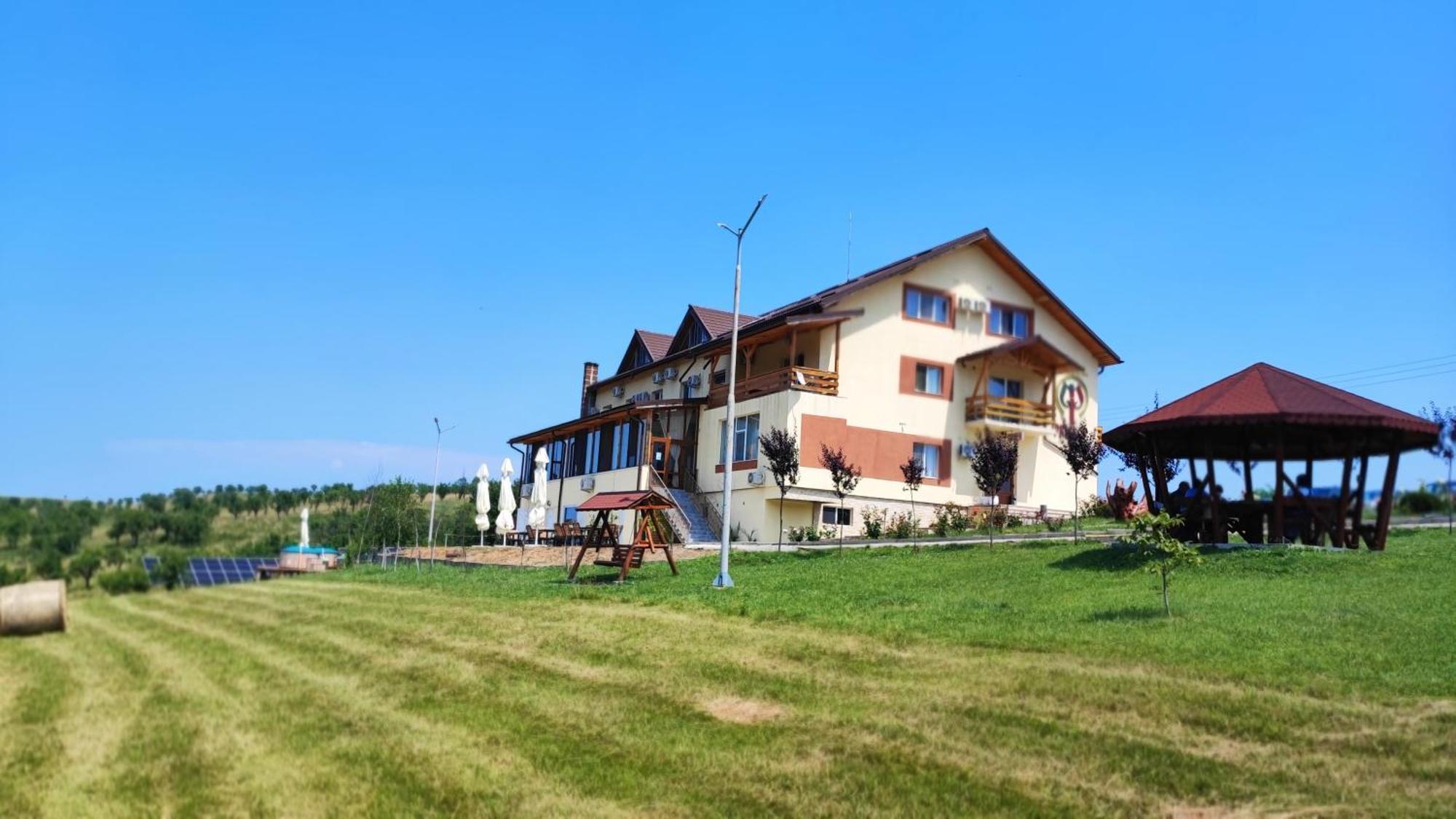 Motel Prislop Haţeg Exteriér fotografie